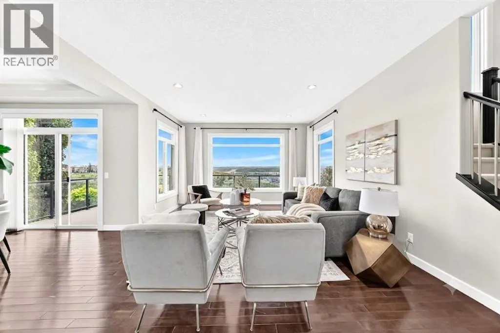96 Cranarch Heights SE
