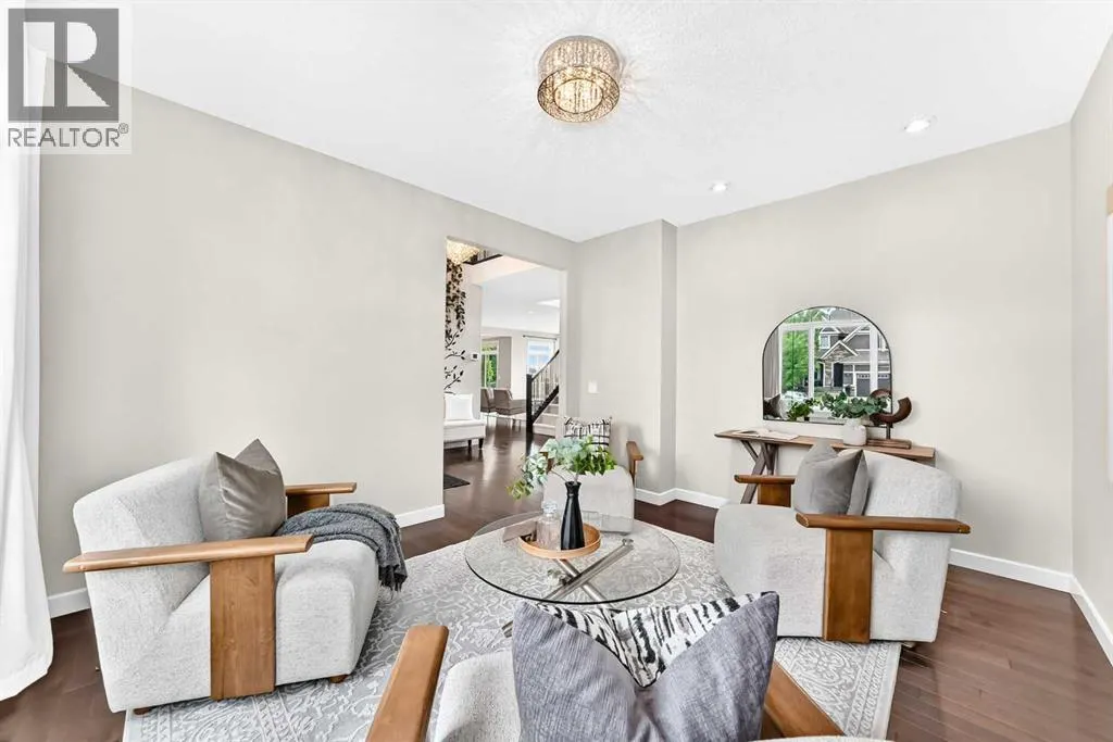 96 Cranarch Heights SE