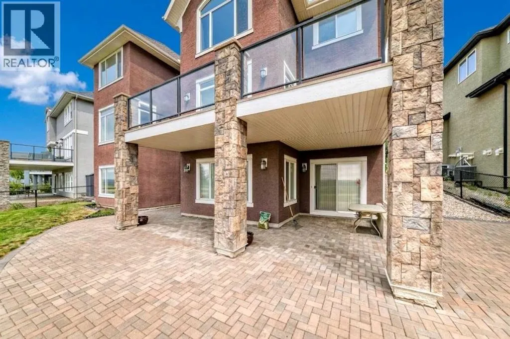 96 Cranarch Heights SE