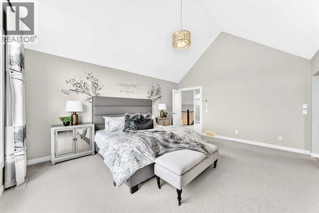 96 Cranarch Heights SE
