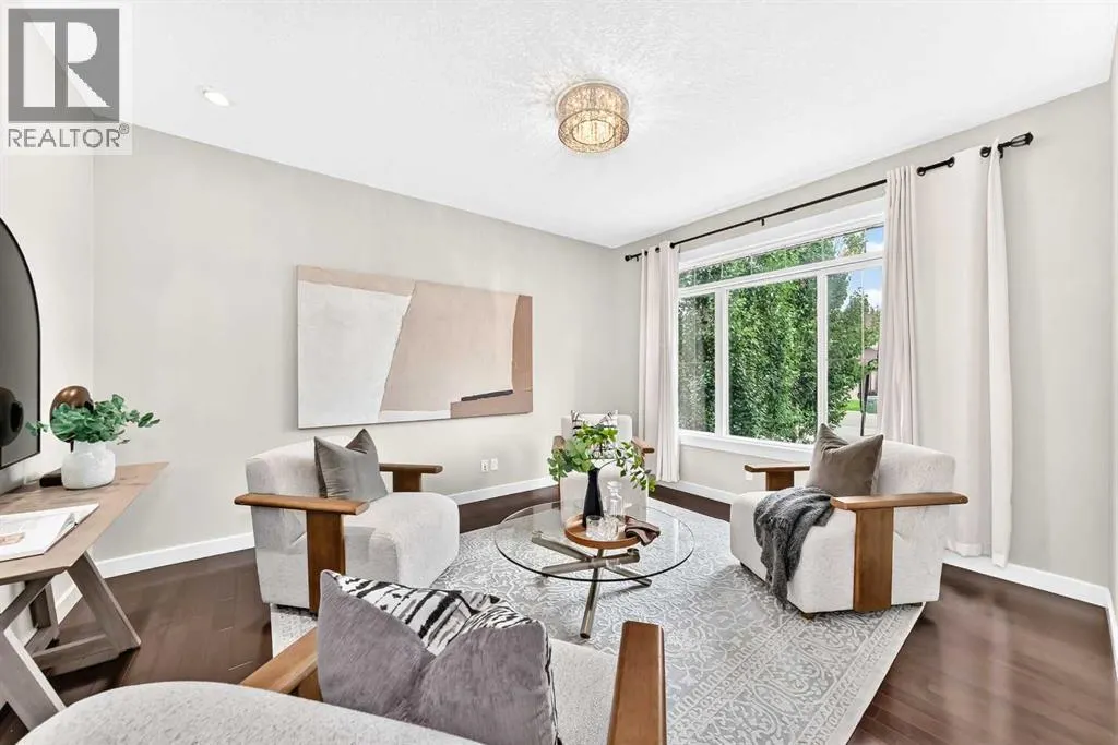 96 Cranarch Heights SE