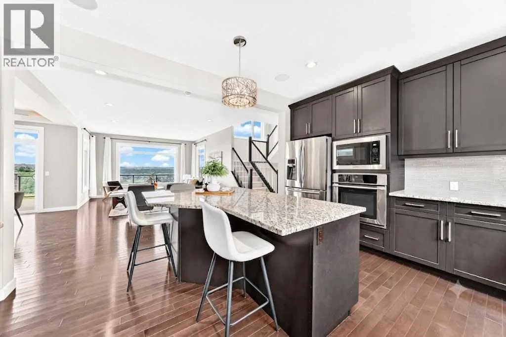 96 Cranarch Heights SE