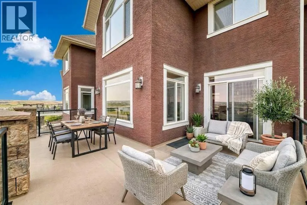 96 Cranarch Heights SE