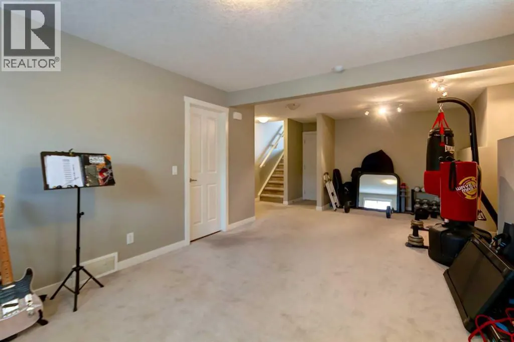 6 Elgin Meadows Road SE