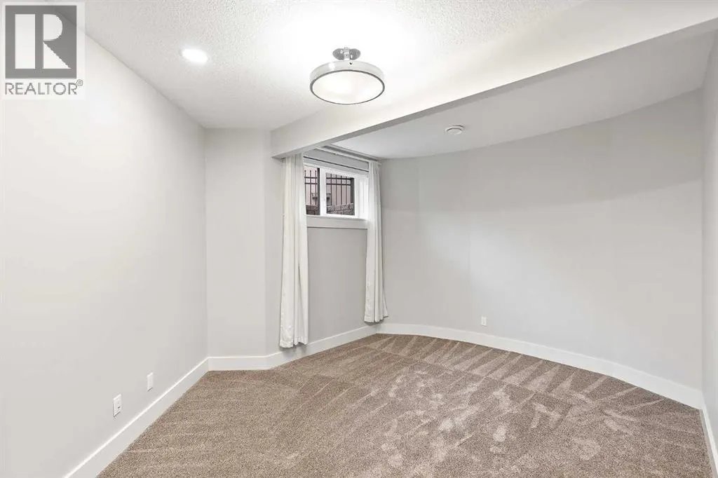 216 Aspen Summit Bay SW