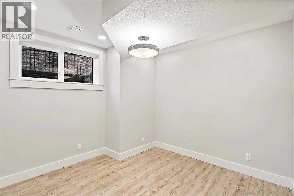 216 Aspen Summit Bay SW