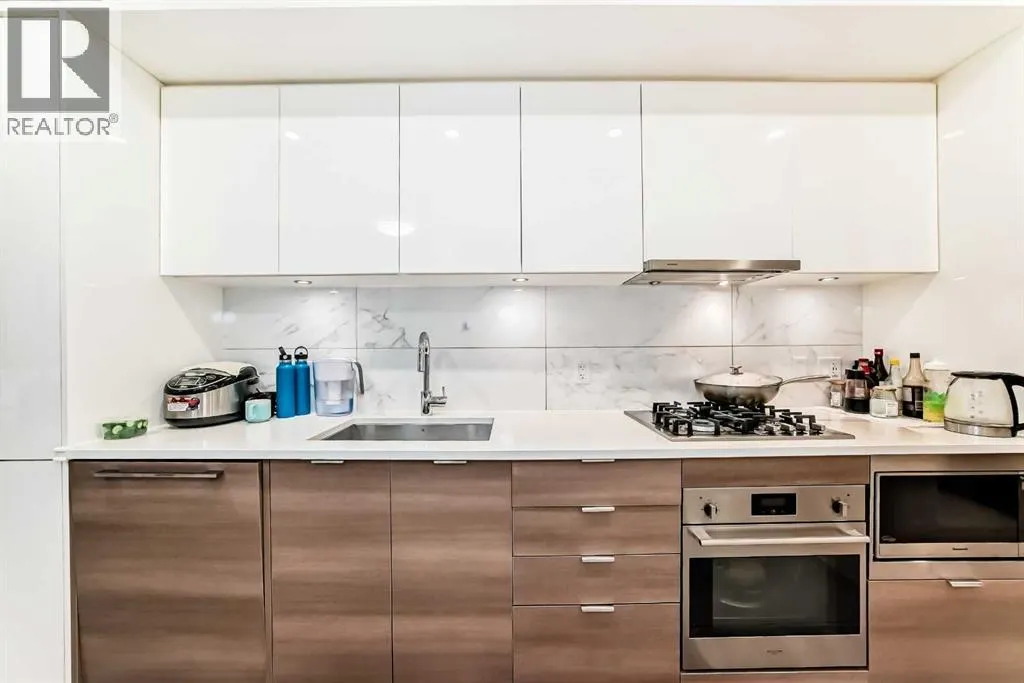 104, 108 Waterfront Court SW