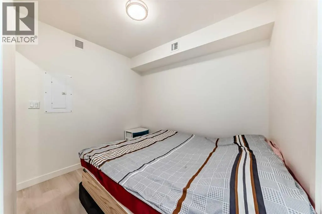 104, 108 Waterfront Court SW