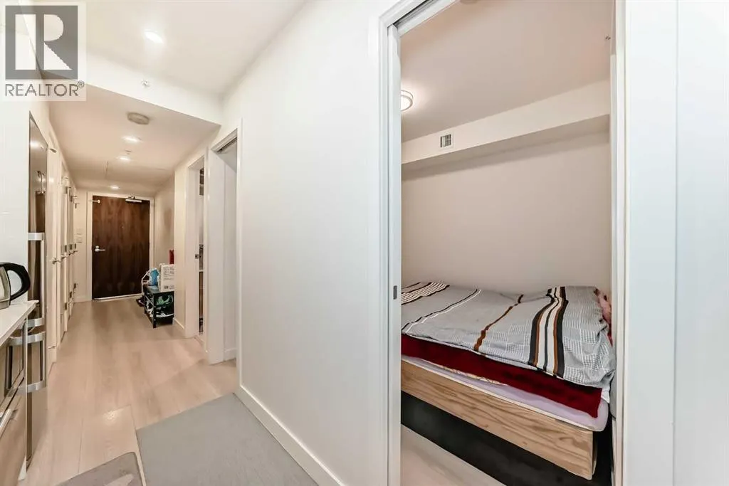 104, 108 Waterfront Court SW