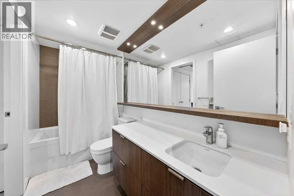 214, 51 Waterfront Mews SW