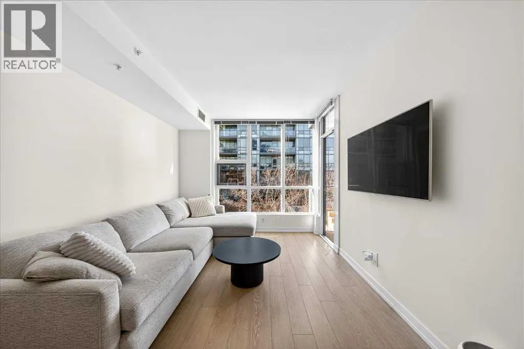 214, 51 Waterfront Mews SW