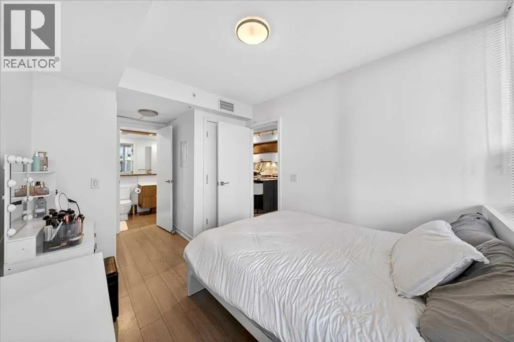 214, 51 Waterfront Mews SW