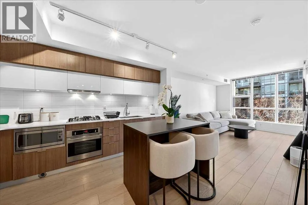 214, 51 Waterfront Mews SW