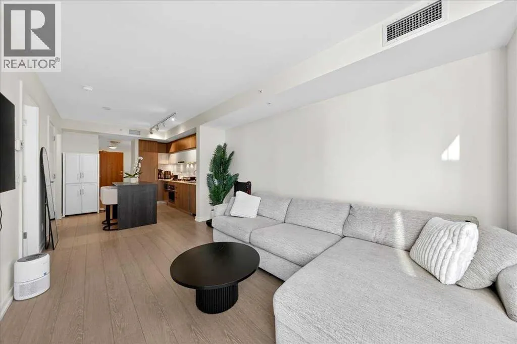 214, 51 Waterfront Mews SW