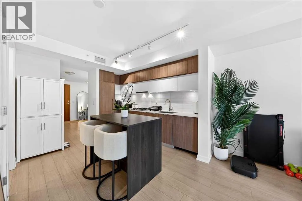 214, 51 Waterfront Mews SW