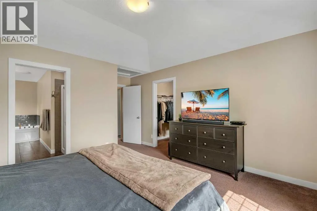 360 Marquis Heights SE
