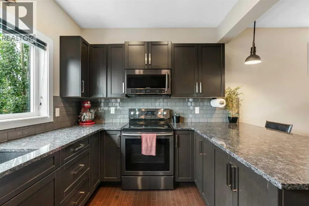 360 Marquis Heights SE