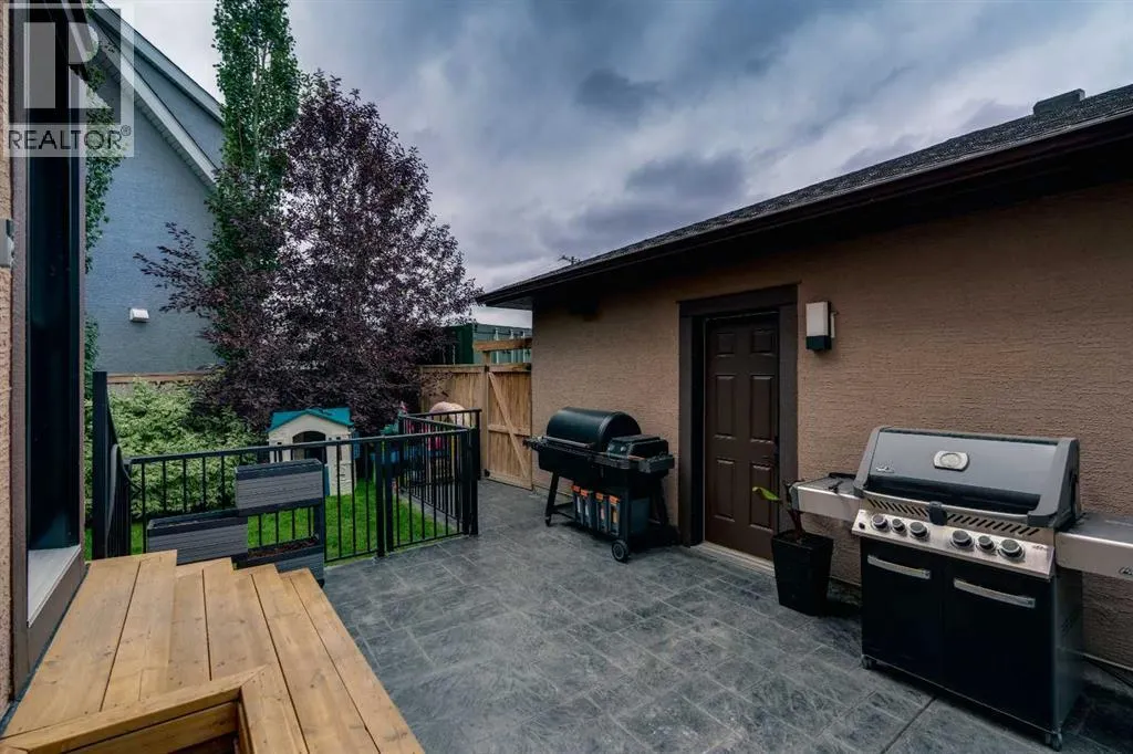 360 Marquis Heights SE
