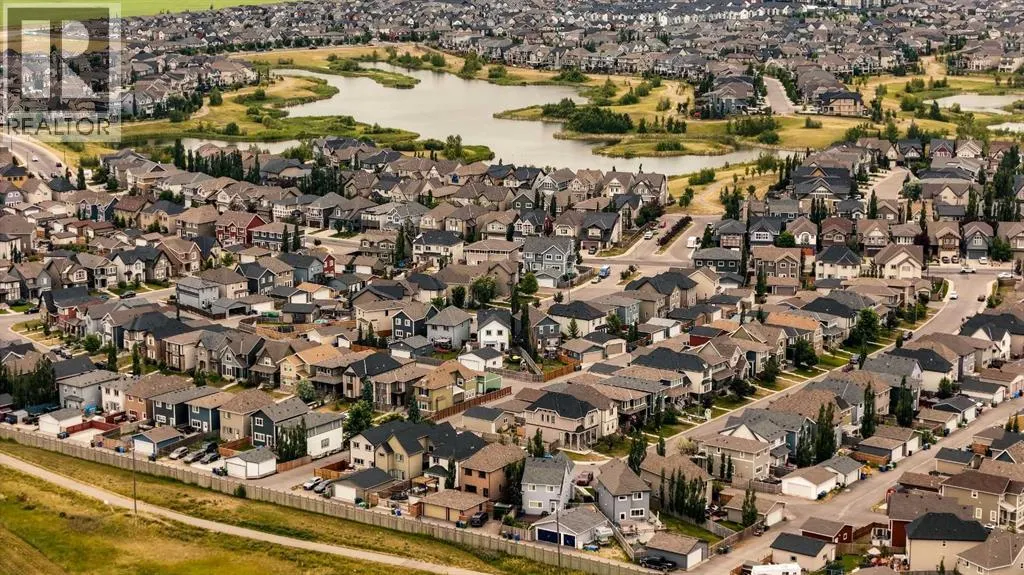 360 Marquis Heights SE