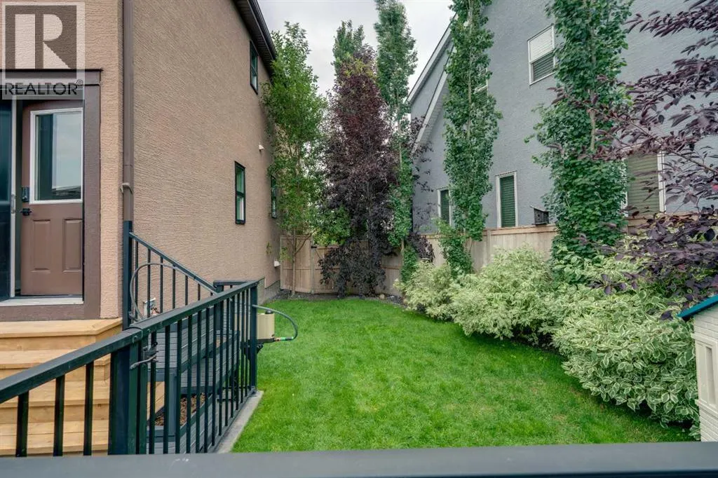 360 Marquis Heights SE