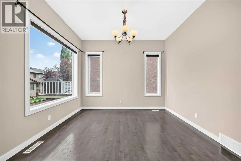 145 Cranridge Terrace SE