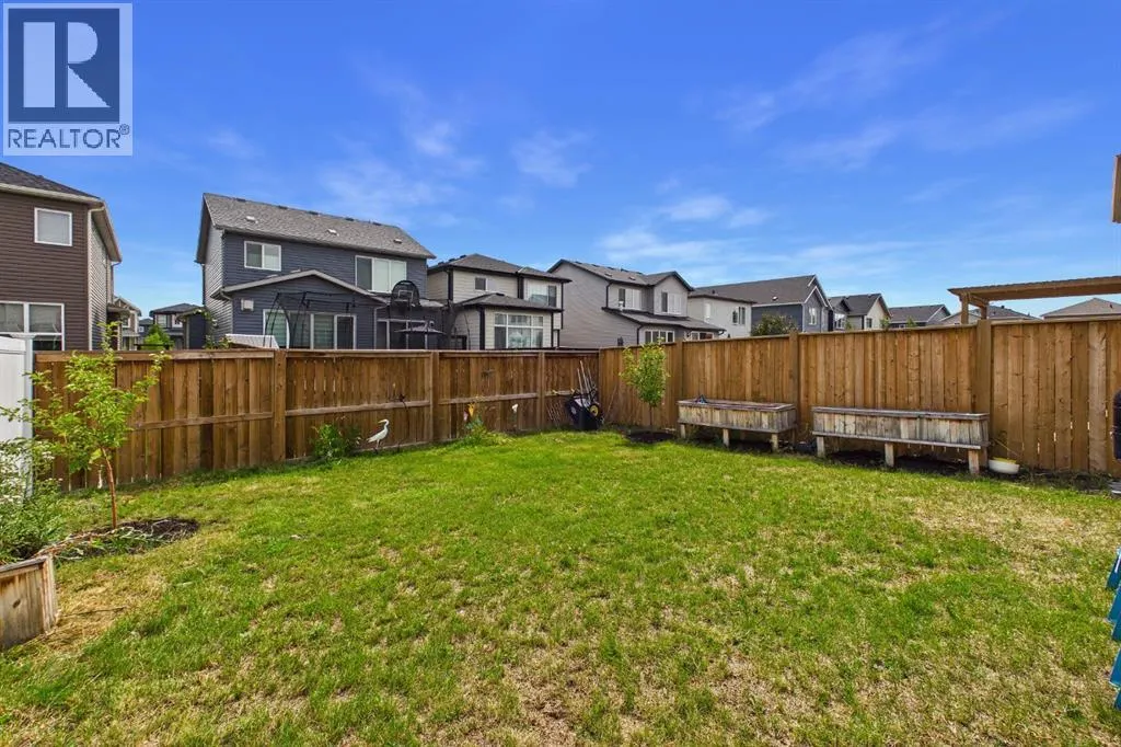66 Legacy Glen Crescent SE
