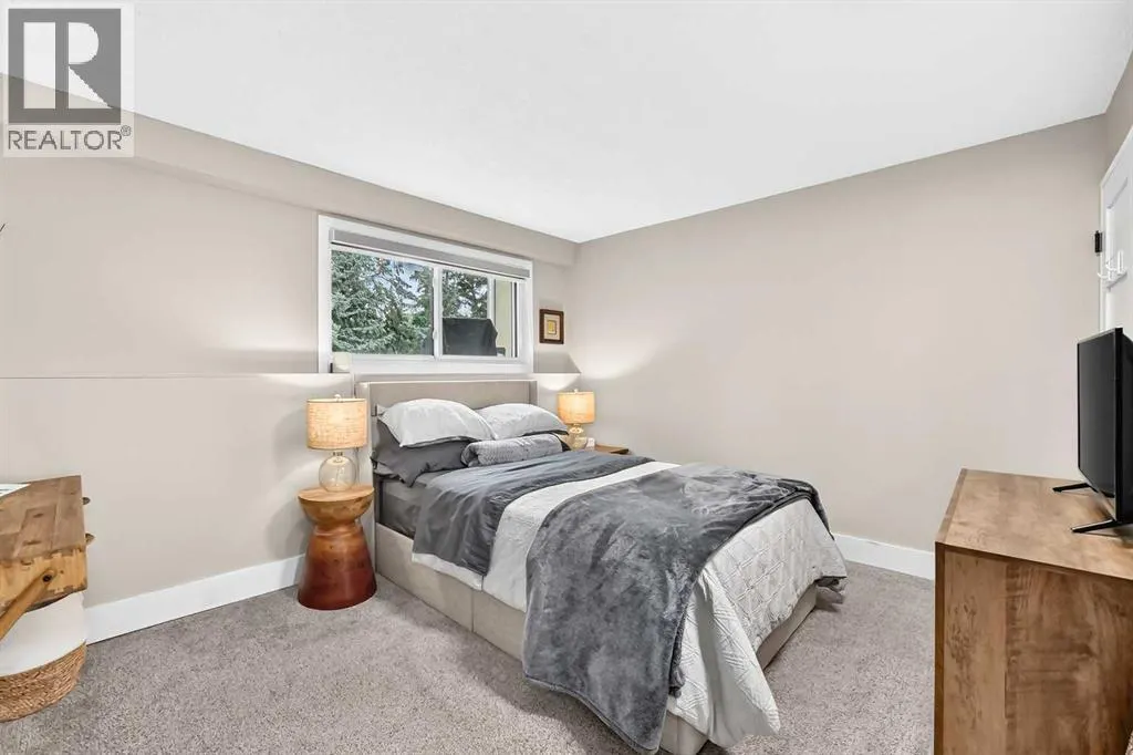 1702, 11010 Bonaventure Drive SE