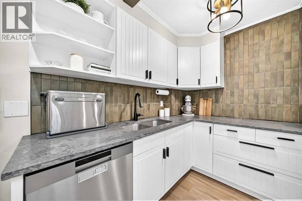 1702, 11010 Bonaventure Drive SE