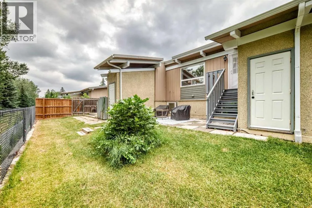 1702, 11010 Bonaventure Drive SE