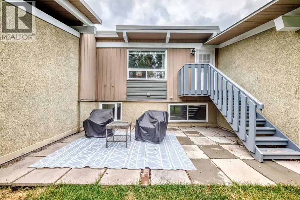 1702, 11010 Bonaventure Drive SE