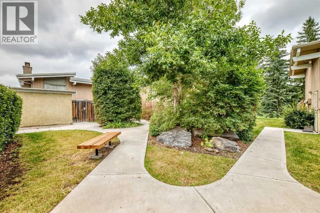 1702, 11010 Bonaventure Drive SE