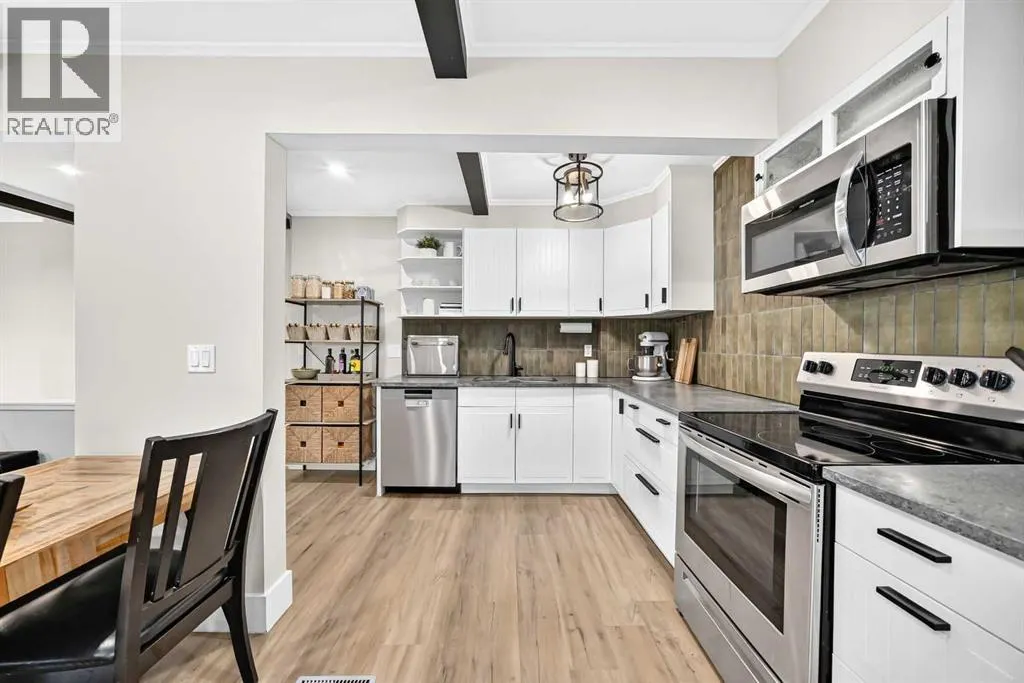 1702, 11010 Bonaventure Drive SE