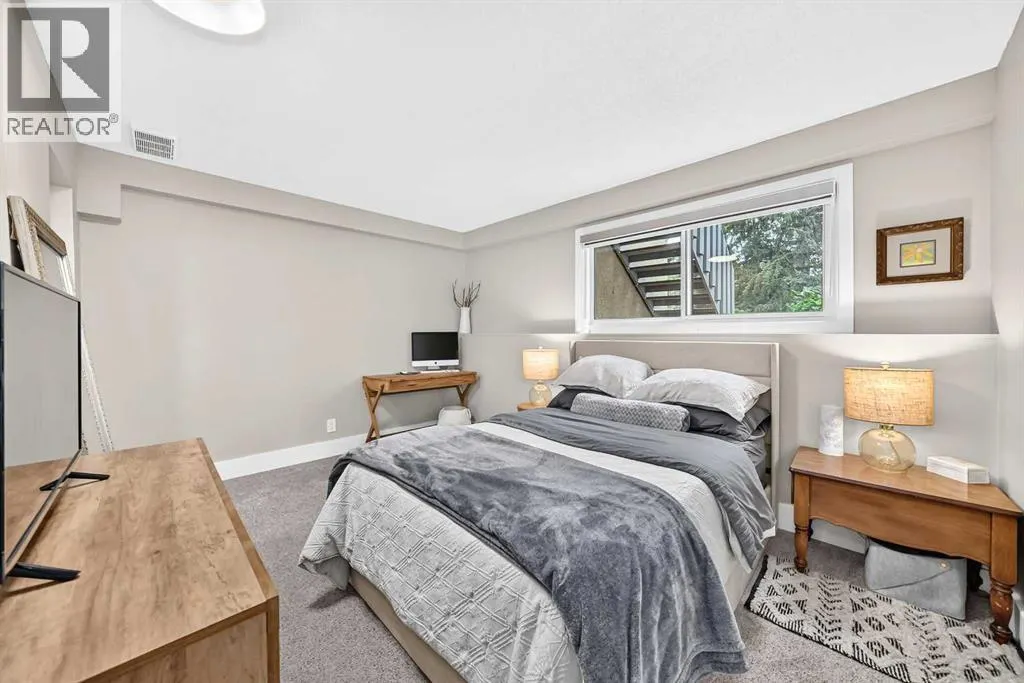 1702, 11010 Bonaventure Drive SE