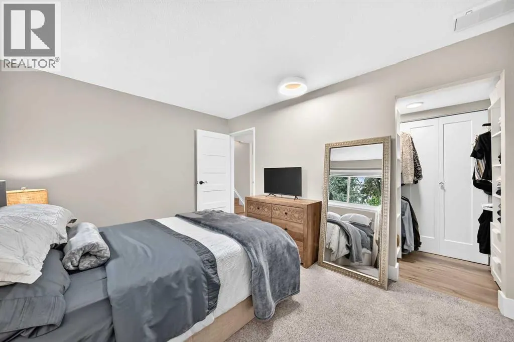 1702, 11010 Bonaventure Drive SE