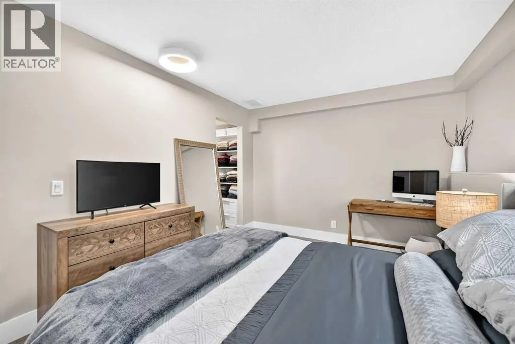 1702, 11010 Bonaventure Drive SE