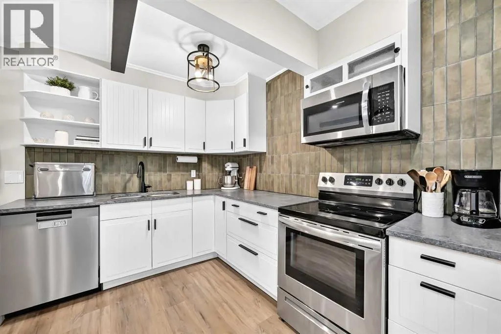 1702, 11010 Bonaventure Drive SE