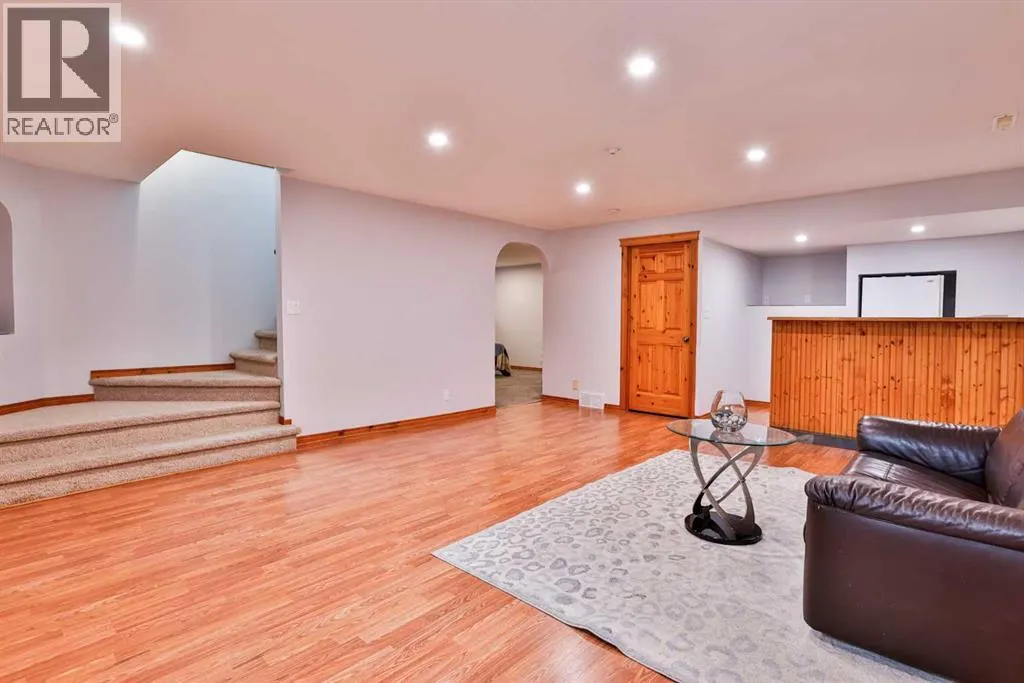 128 Cougar Road N