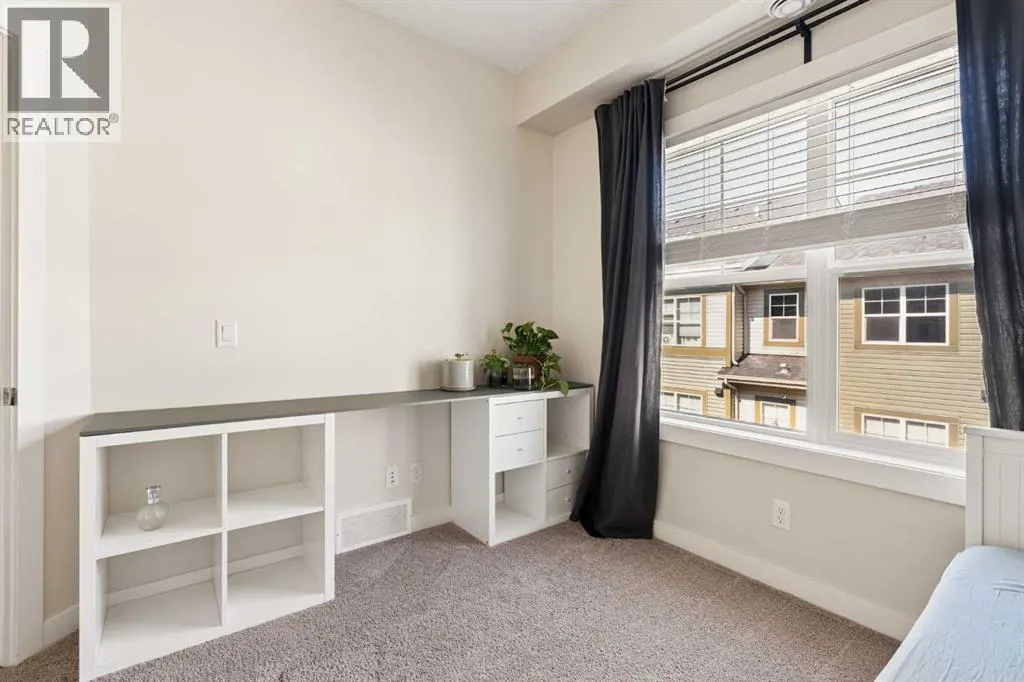 945 Mckenzie Towne Manor SE