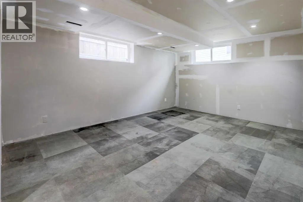 36 Copperstone Court SE