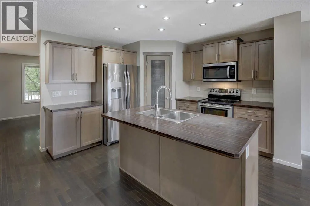 36 Copperstone Court SE