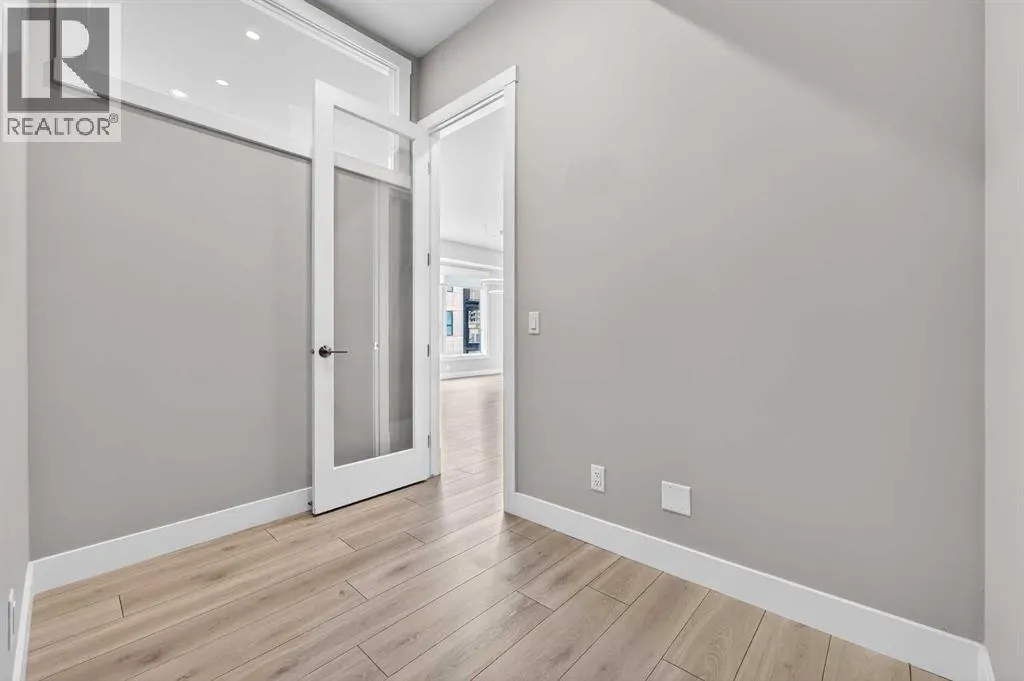 302, 275 Lebel Crescent NW