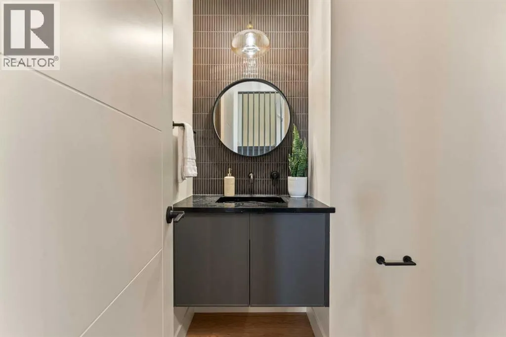 4 Westmount Point