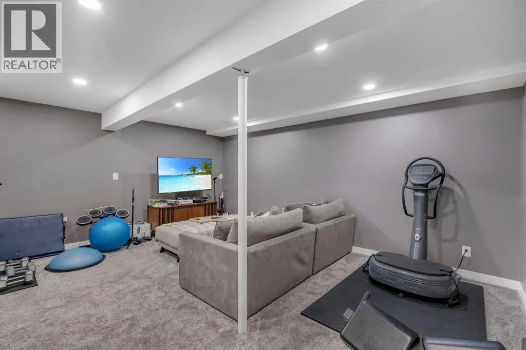 12 Oakvale Place SW