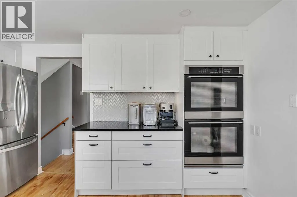 12 Oakvale Place SW