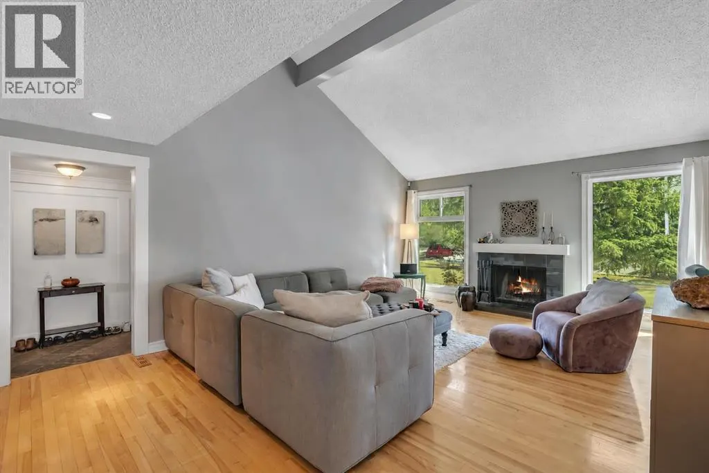 12 Oakvale Place SW