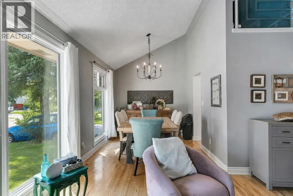 12 Oakvale Place SW