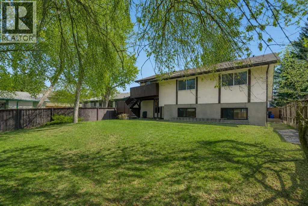 12 Oakvale Place SW