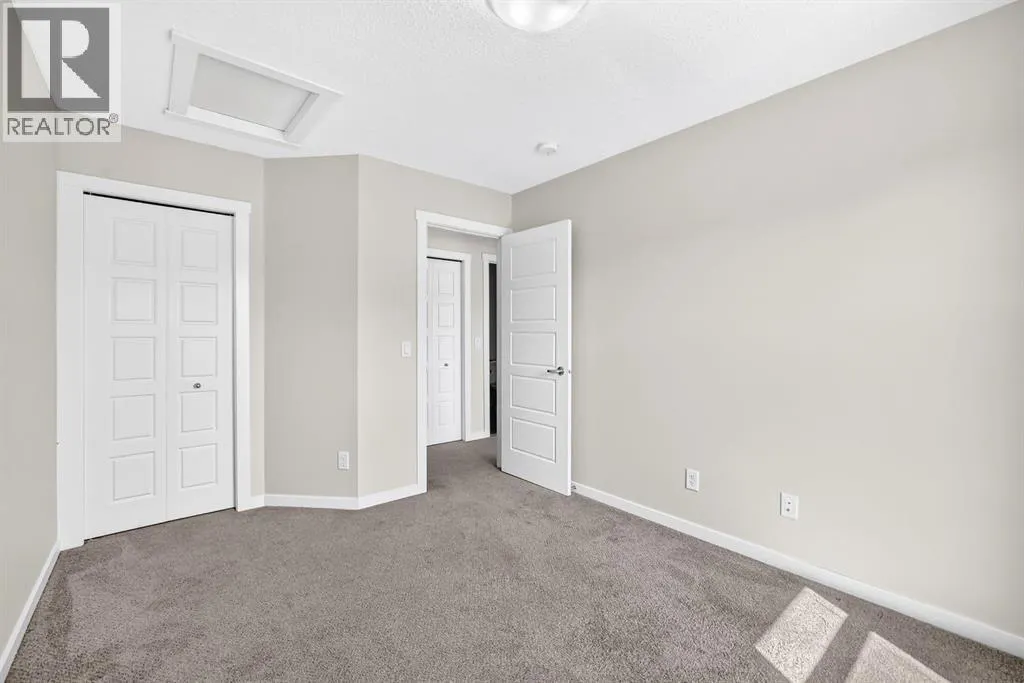 428 Cranbrook Square SE