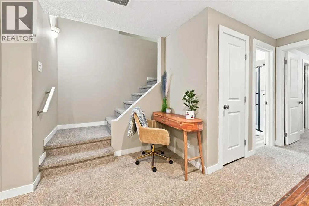 106 Autumn Crescent SE