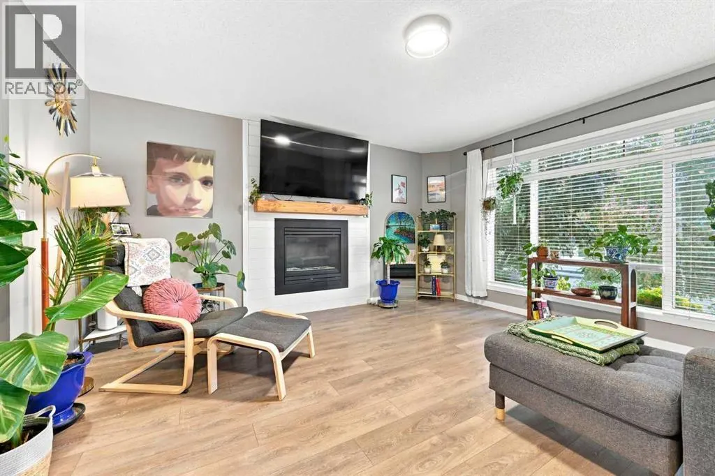106 Autumn Crescent SE